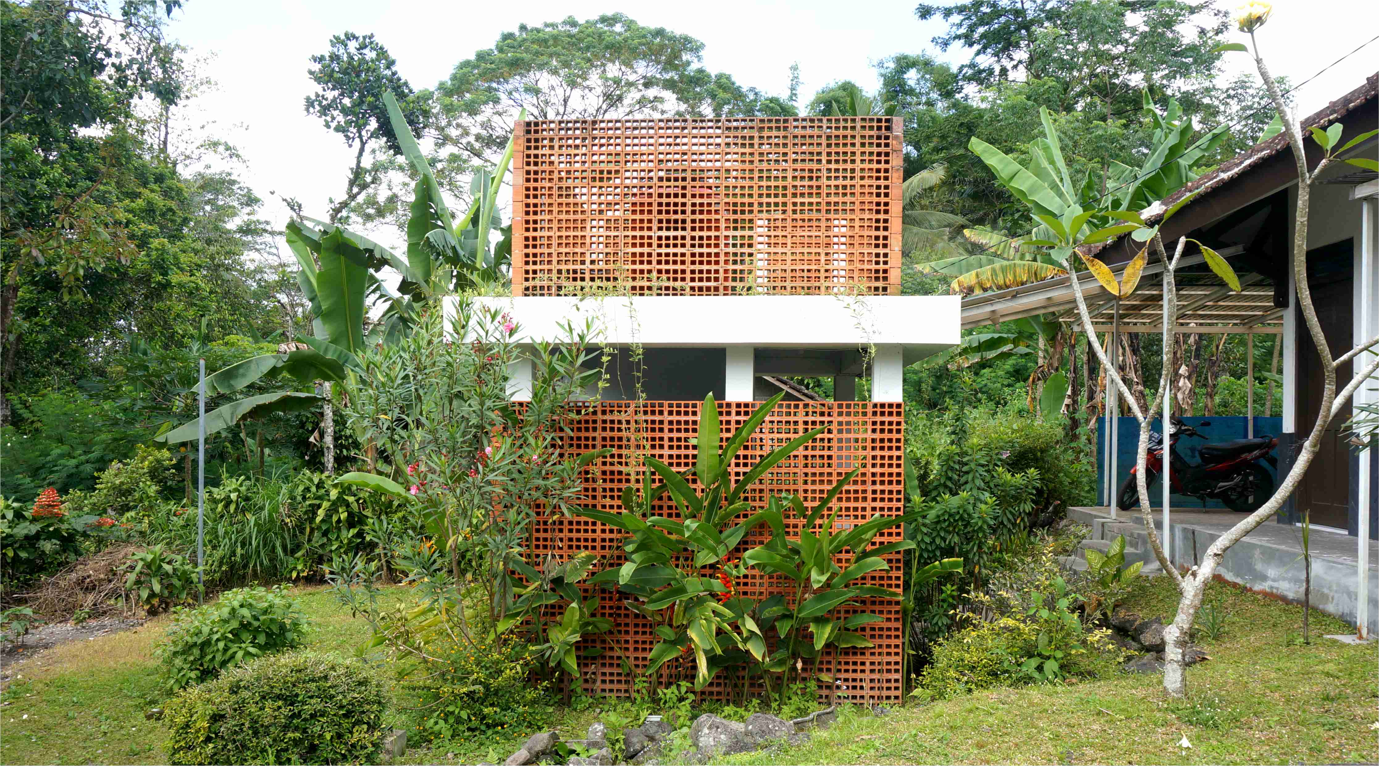 Terra | Gerbang Kaliurang Yogyakarta, image 1